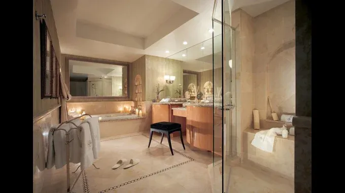 Bathroom Acqualina Resort 1024x709