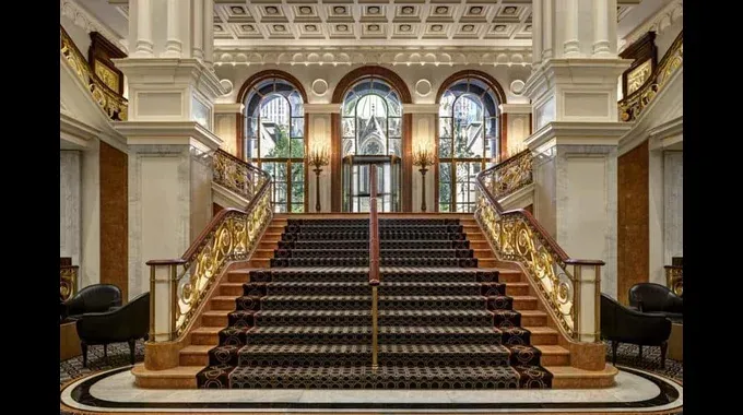 Staircase Lottenewyorkpalace