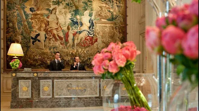 Four Seasons Hotel Paris Reception