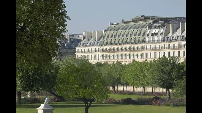 Facade Le Meurice