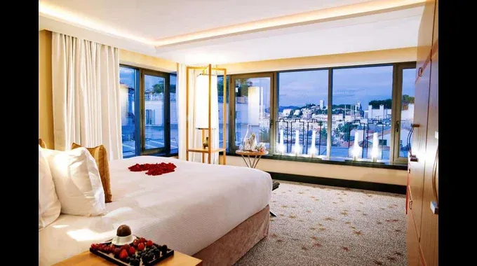 View Five Seas Hotel Cannes