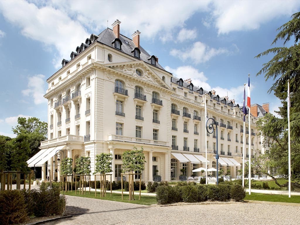 Waldorf Astoria Versailles – Trianon Palace, white façade and forecourt