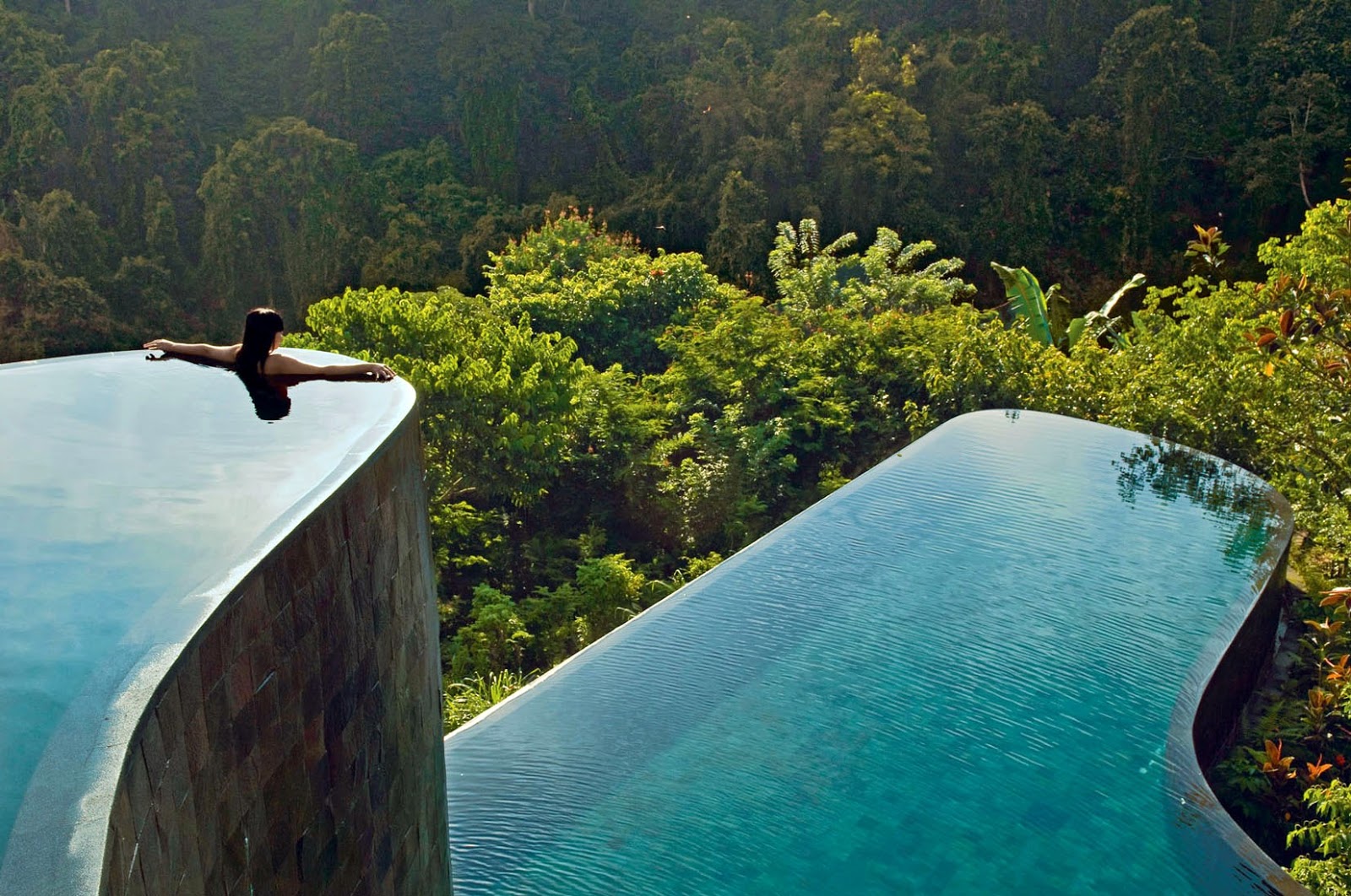 The two-level infinity pool at Hanging Gardens of Bali above the jungle valley